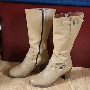 Dansko 41 tan boots